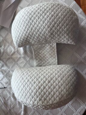 Quilted Adjustable Pregnancy Support Pillow